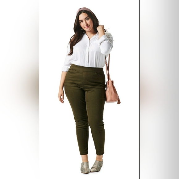 LC Lauren Conrad Shoes - LC Snakeskin Mule Heels Pointed Toe Slip On Mules Block Heel Neutral Snake Print